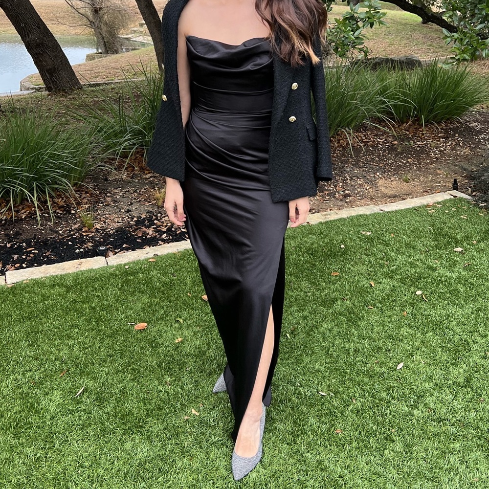 Selling a floor length black dress. Size S.